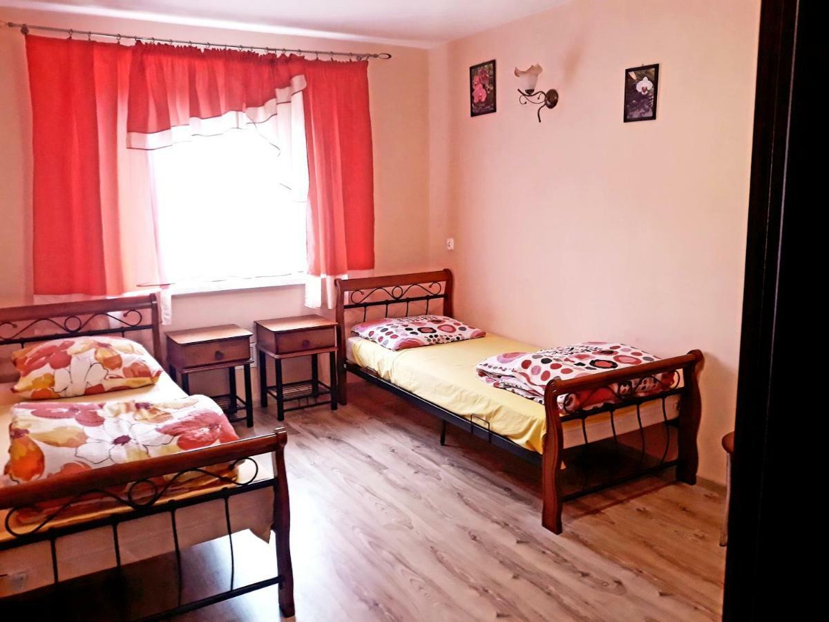 Gospodarstwo Agroturystyczne Pod Lasem Maria Plazio Narol Exteriér fotografie